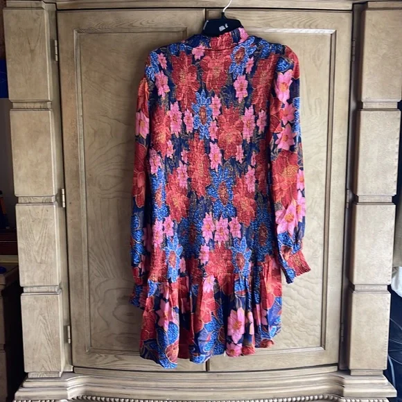 โโ SOLDโโFarm Rio ๐ด๐ฅNavy Garden Smocked Mini dress - Picture 12 of 12